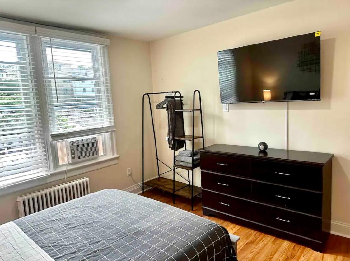 8-A Diamond In Yonkers, Ny Hotel Eksteriør billede